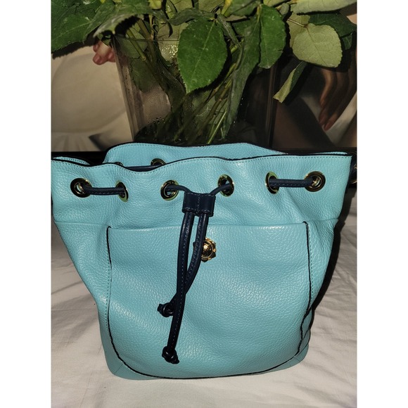 Draper James Handbags - Draper James textured leather bucket bag pebble leather blue trim Y2K